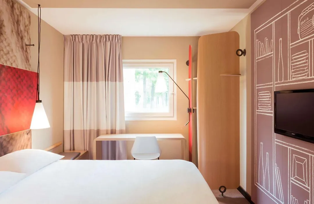 Ibis Salon De Provence-1
