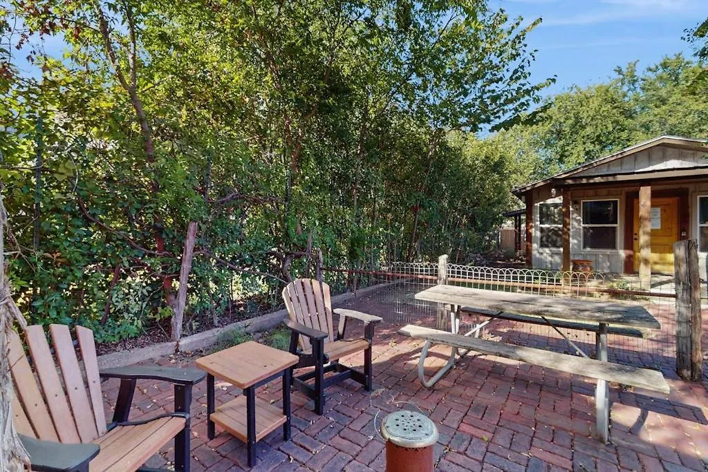 Romantic Cabin With A Patio - Walk To Restaurants, Tasting Rooms & More-1