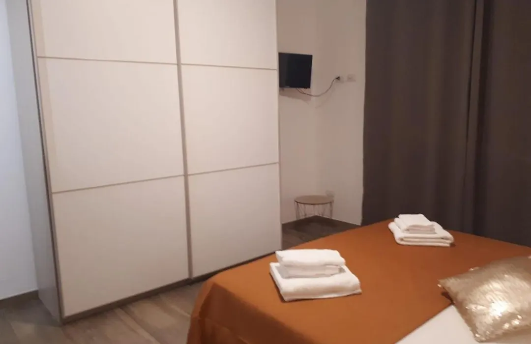 B&B Hollywood - Parcheggio Privato-1