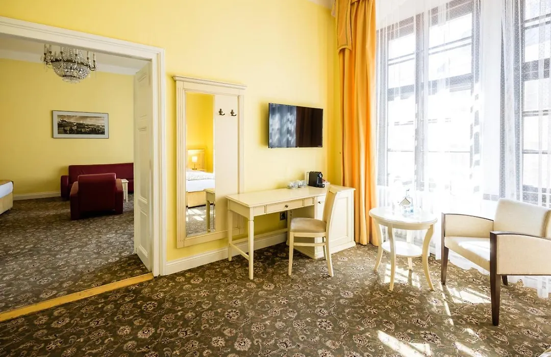 Hotel Metamorphis-1