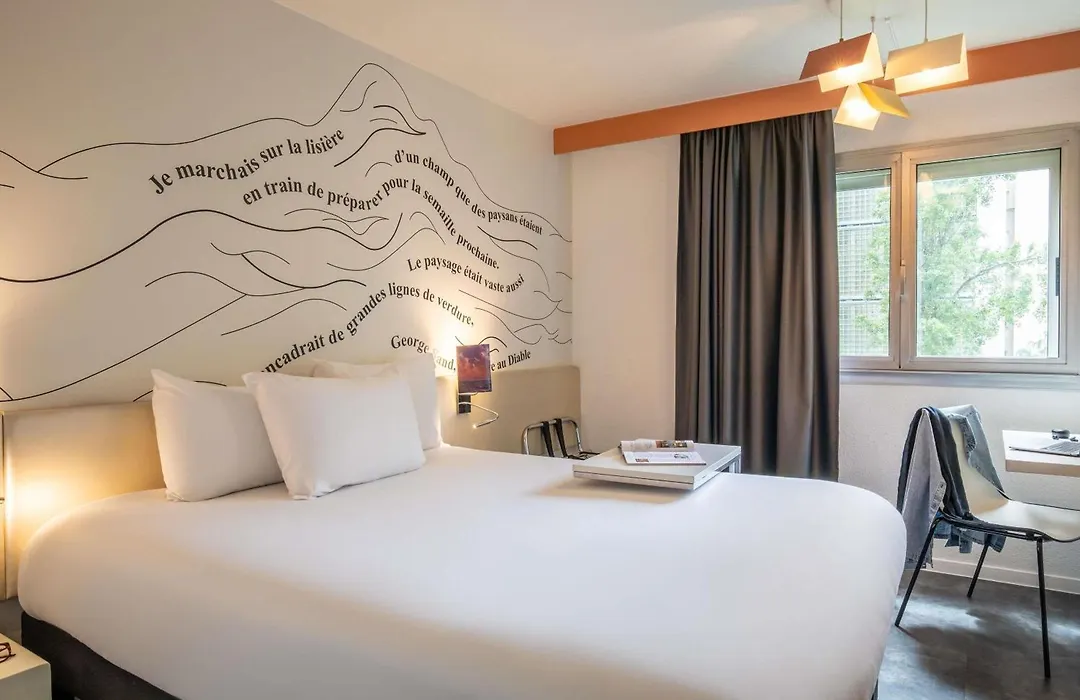 Ibis Styles Paris Tolbiac Bibliotheque-1