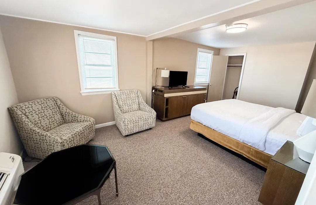 Majestic Hotel & Apartments-1