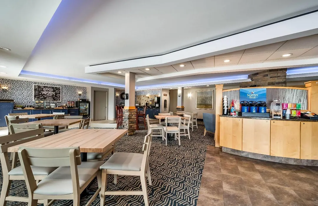 Americinn By Wyndham Fairfield-1