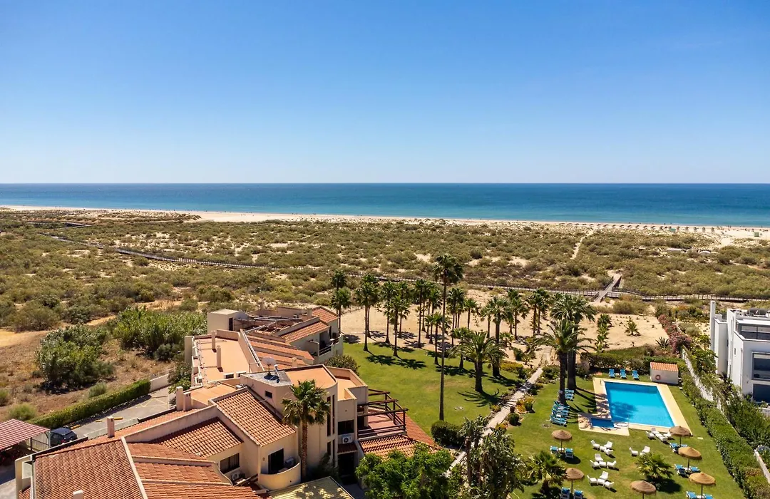 Praia Da Lota Beachfront Resort - Hotel & Apartments-1