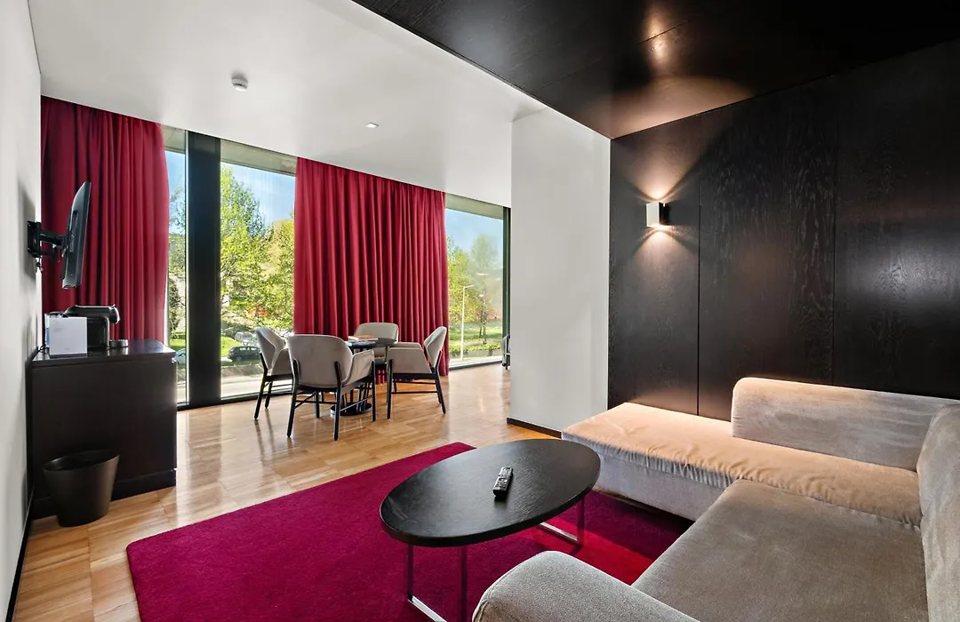 Axis Viana Business & Spa Hotel-1