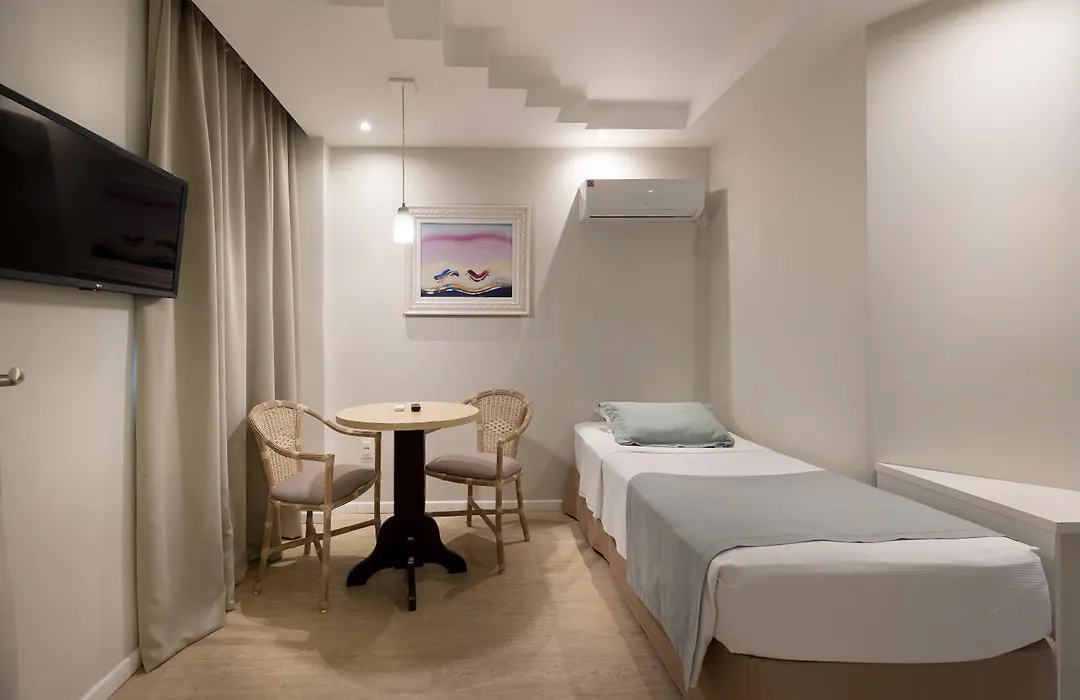 Miramar Hotel-1