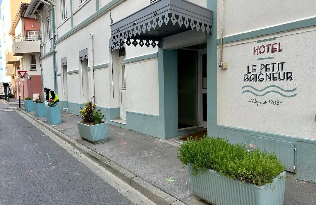 Hotel Le Petit Baigneur Palavas Plage-1