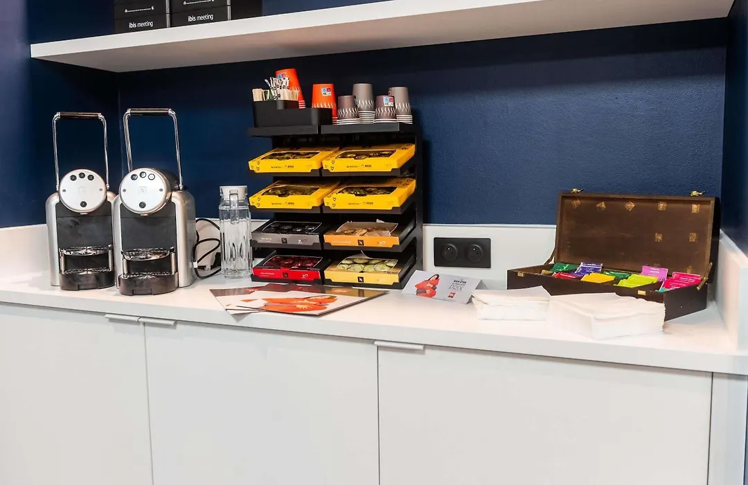 ibis Lyon Est Bron-1