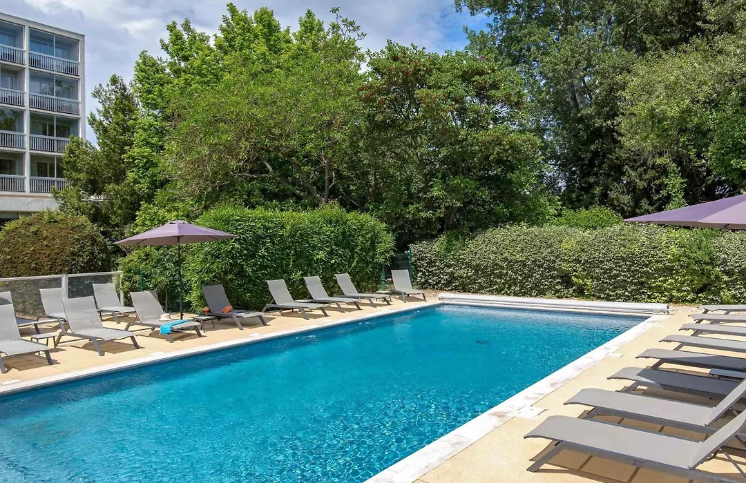 Mercure Cavaillon-1