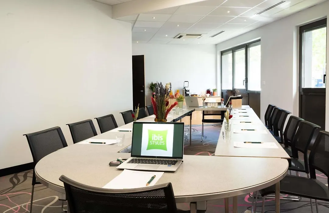 ibis Styles Romans-Valence Gare TGV-1