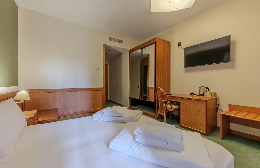Hotel alla Grotta-1