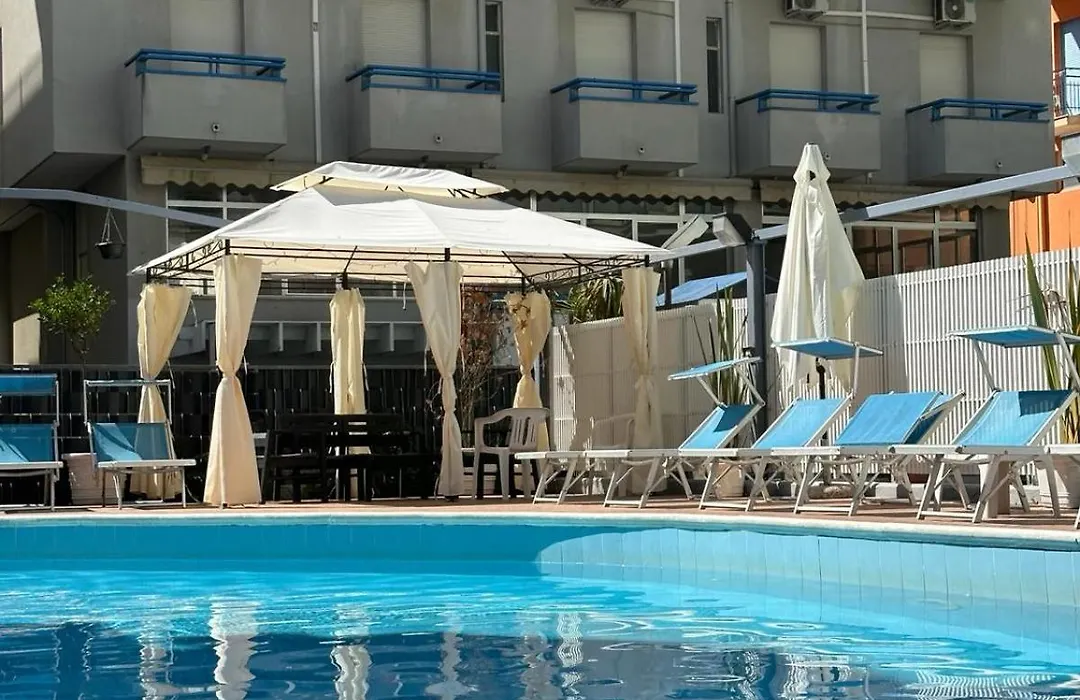 Hotel Marea con Piscina NUOVA GESTIONE-1