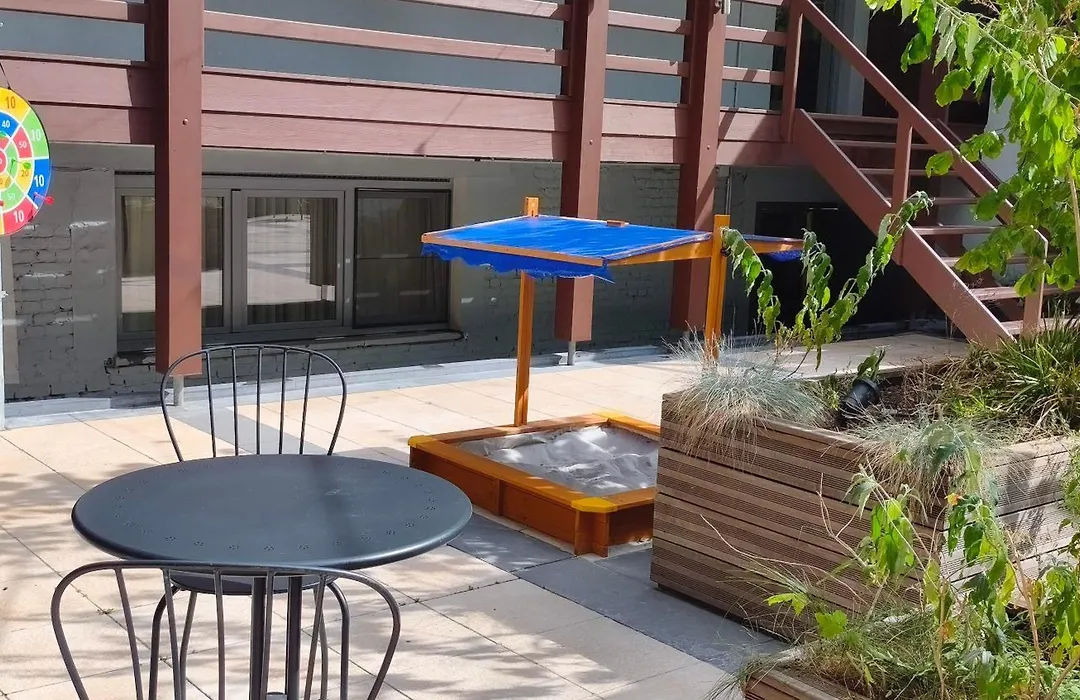 Urban Yard Hotel-1