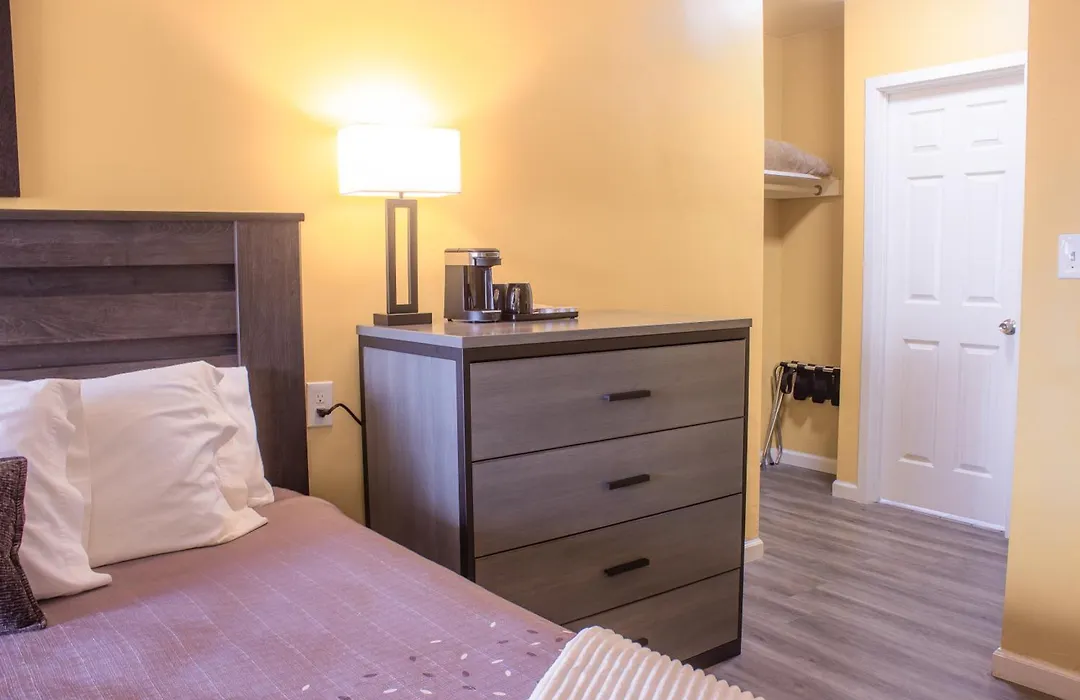 Carmel Wayfarer Inn-1