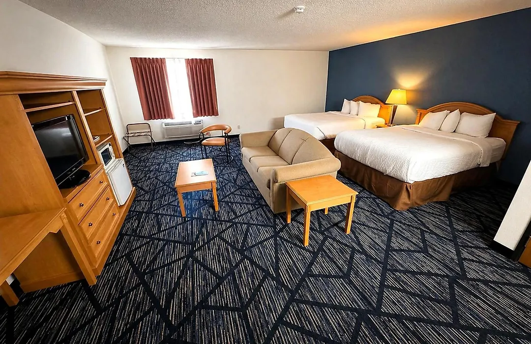 Baymont By Wyndham Hot Springs-1