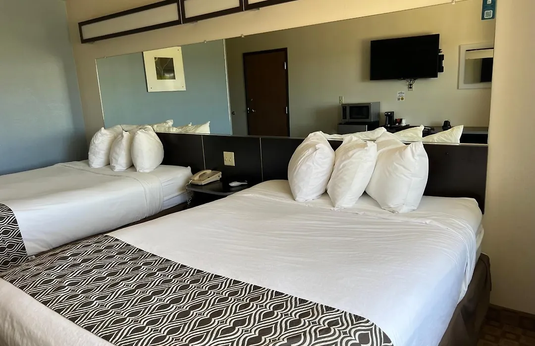 Microtel Inn & Suites By Wyndham Klamath Falls-1
