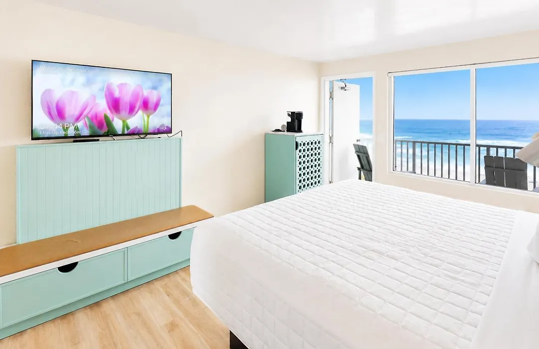 Palm & Tide Beachfront Hotel-1