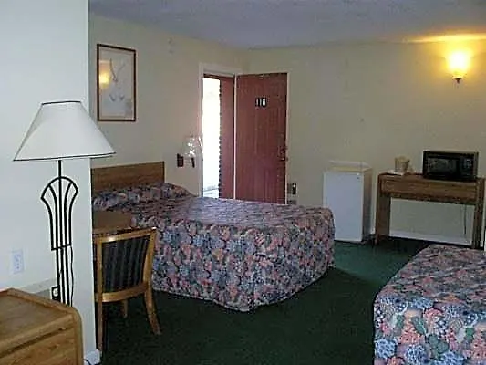 Crestview Inn-1