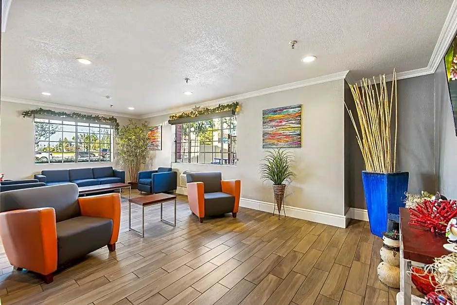 Econo Lodge-1