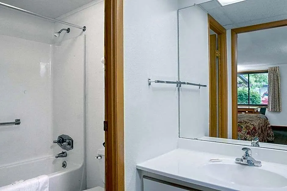 Knights Inn Pittston-1