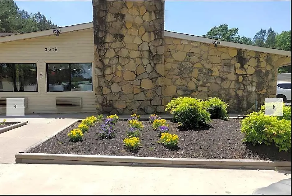 Travelodge By Wyndham Fayetteville-1