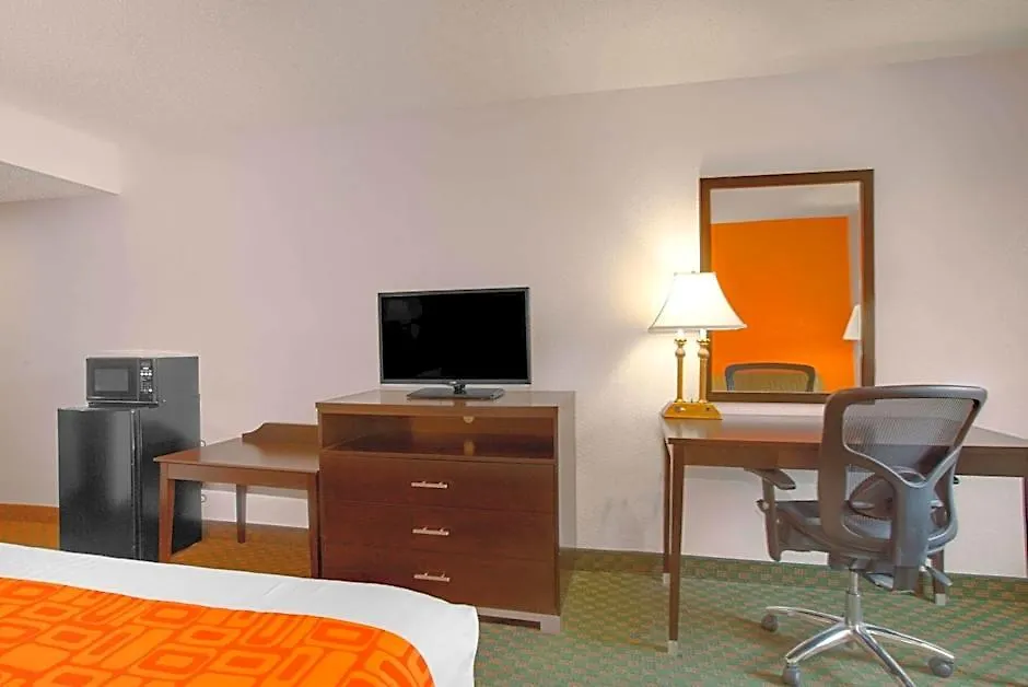Howard Johnson By Wyndham Beckley-1
