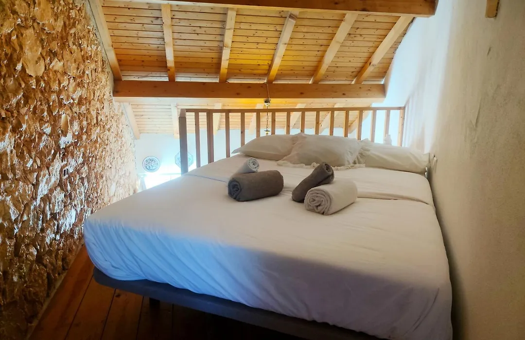 Lameira Da Longra - Art & Wellness Retreat-1
