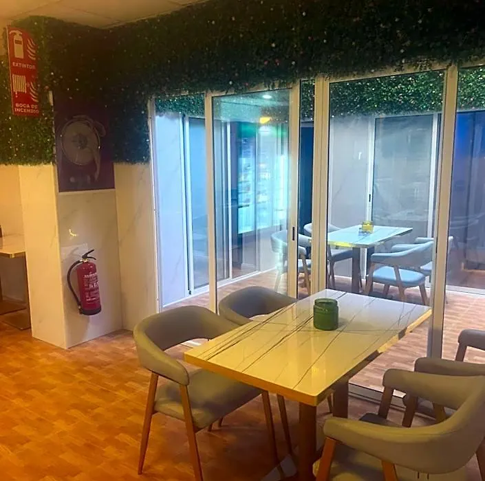 Limin Hostel Capsules-1