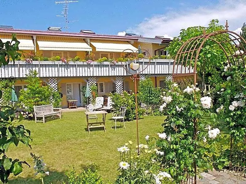 Landhotel Herzberger garni Zimmer&Ferienwohnungen-1