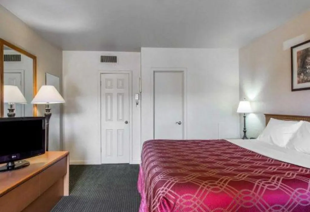 Econo Lodge Inn & Suites Durango-1