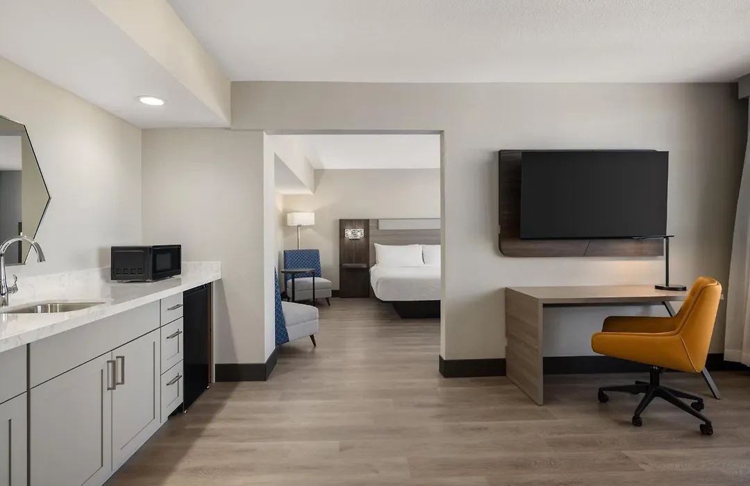 Holiday Inn Express & Suites Phoenix - Midtown, An Ihg Hotel-1