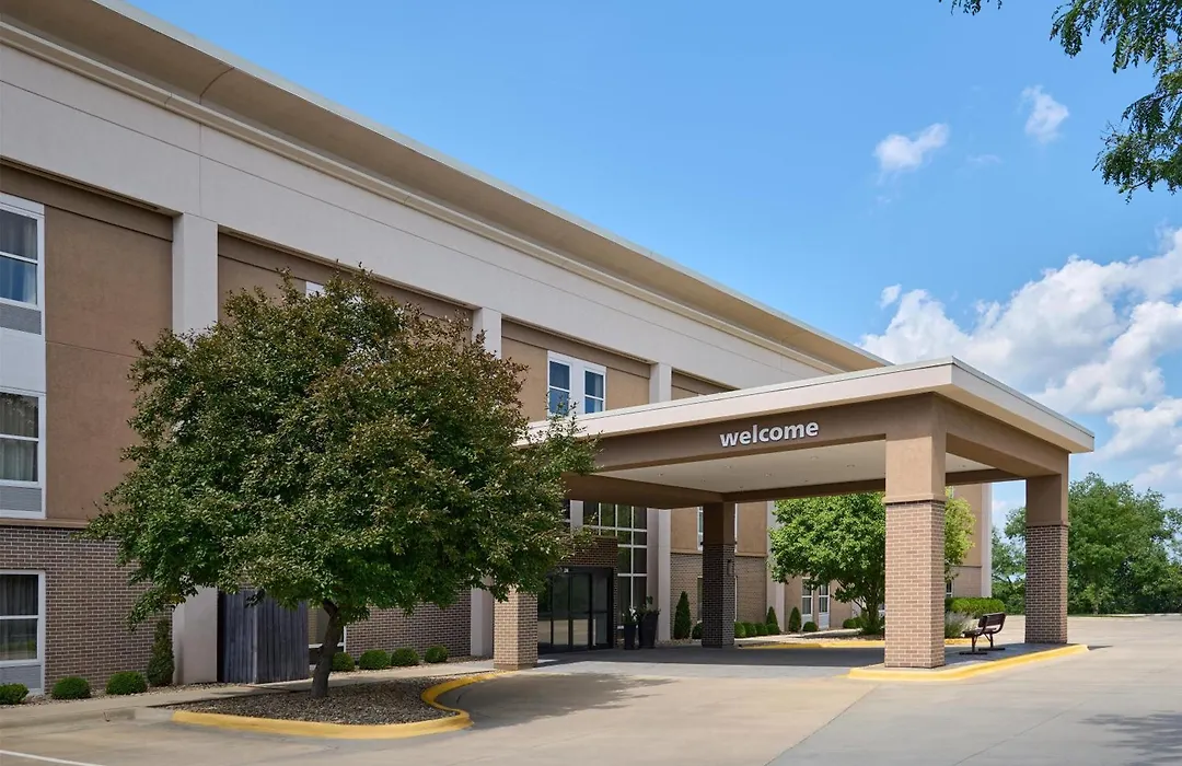 Hampton Inn Lawrence-1