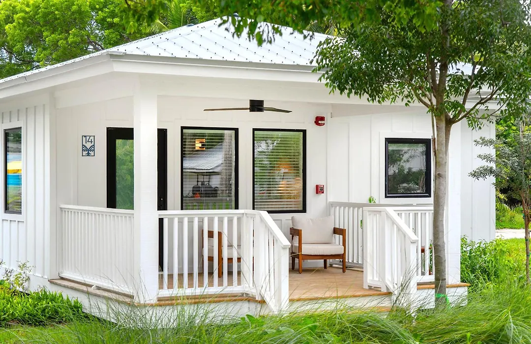 Pines & Palms Resort-1