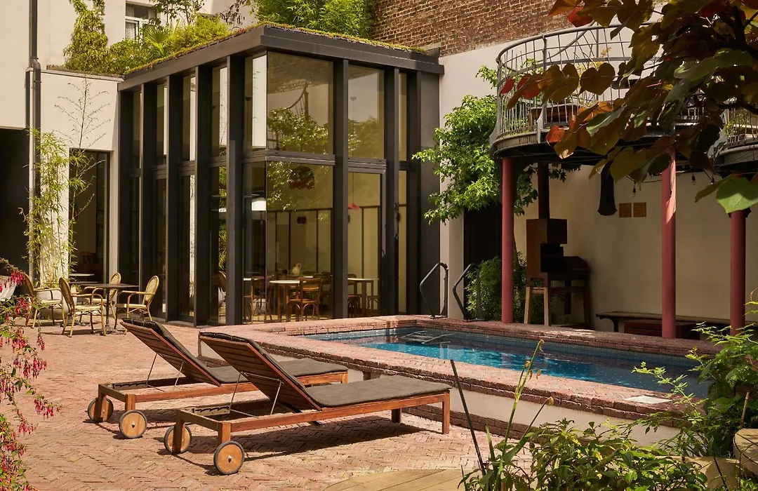 Latroupe Jardin Secret-1