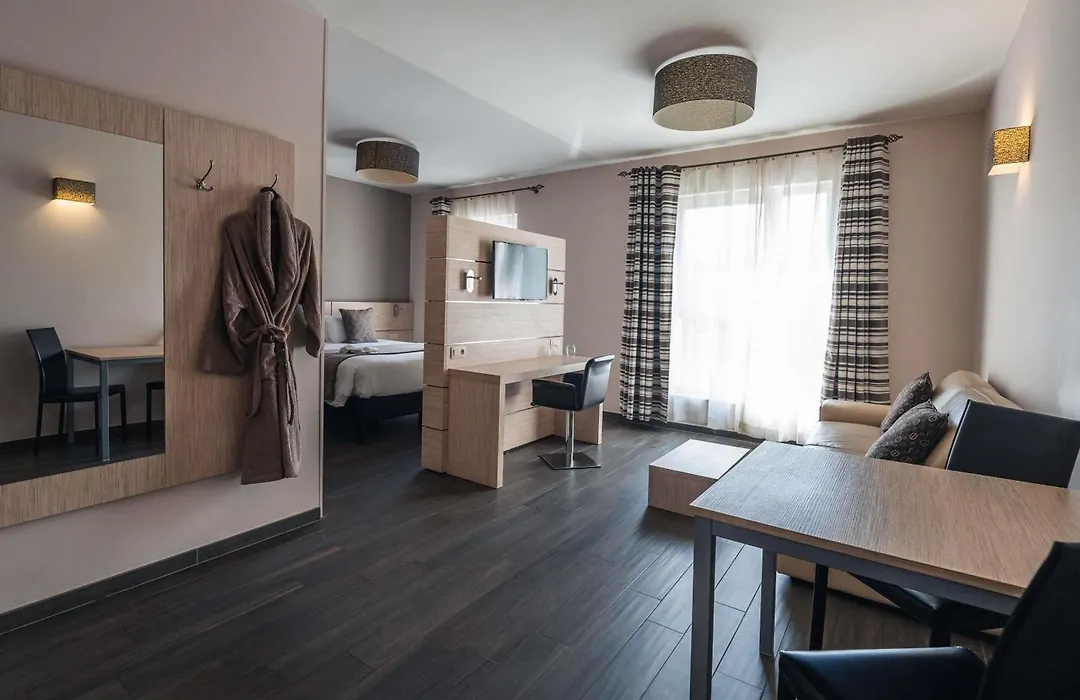 Ibis Styles Charleroi Airport Aero 44-1