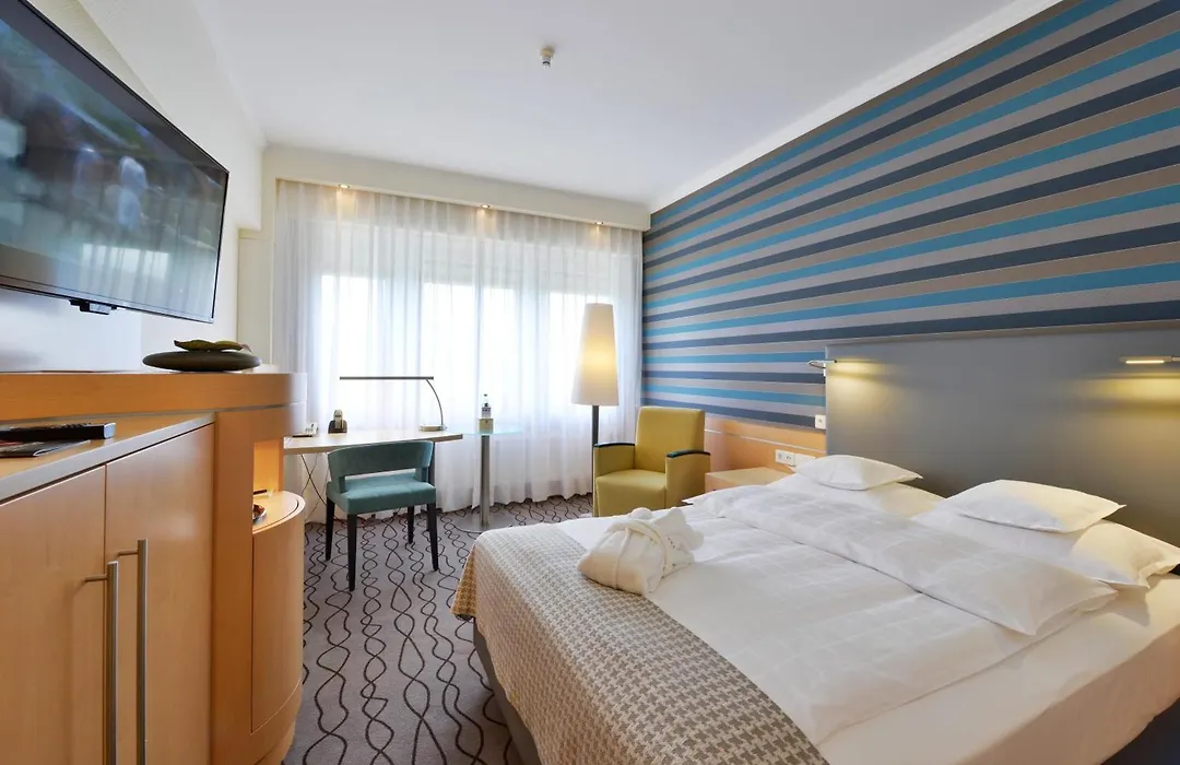Best Western Premier Parkhotel Kronsberg-1