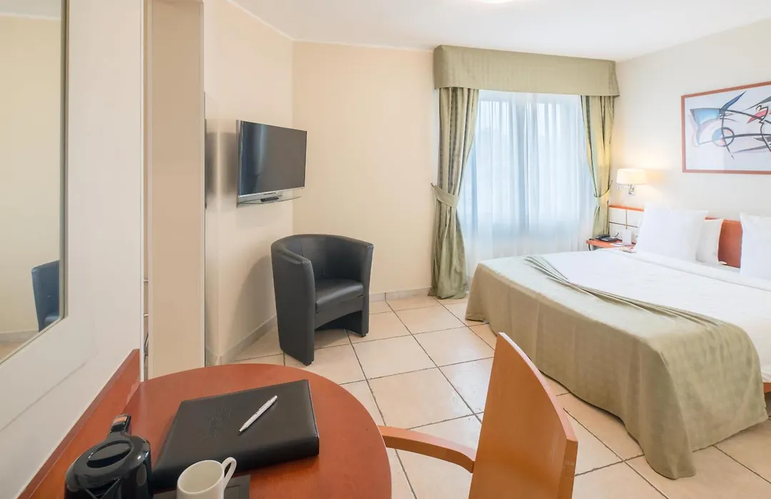 Best Western Plus Grand Hotel Victor Hugo-1
