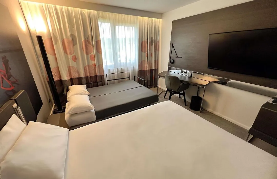 Novotel Limoges Le Lac-1