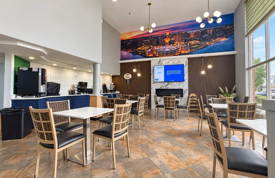 Super 8 By Wyndham Madison South-1