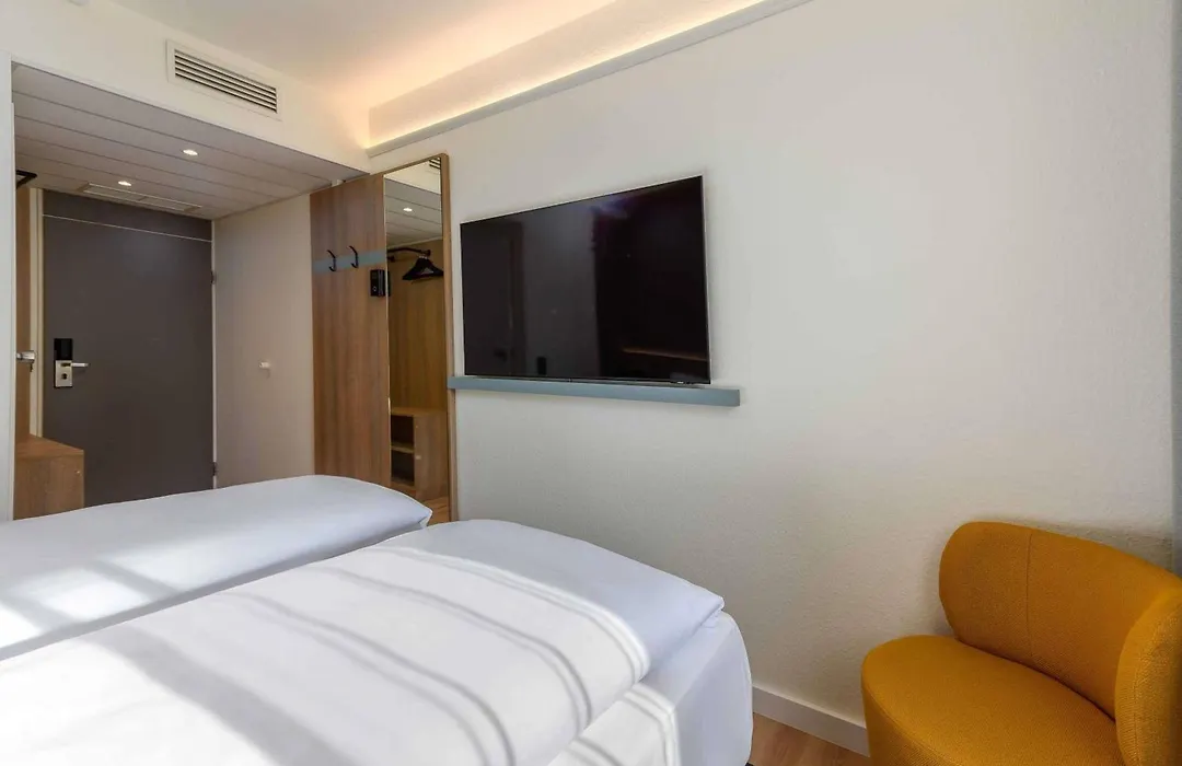 Ibis Paderborn City-1