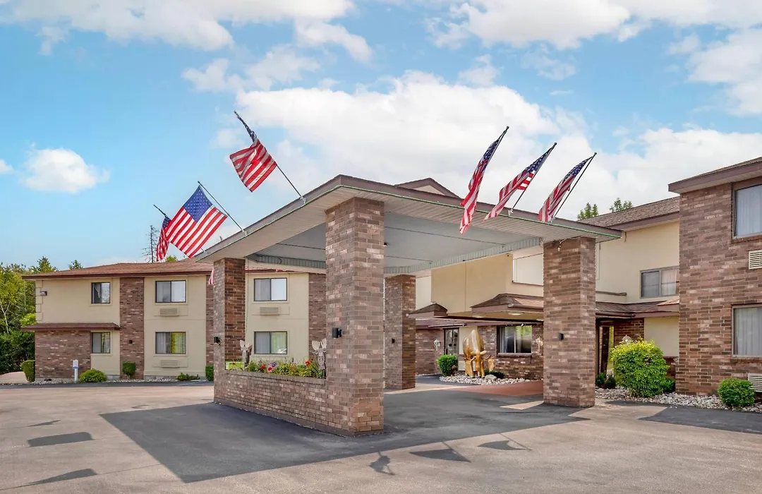 Quality Inn Saint Ignace I-75-1