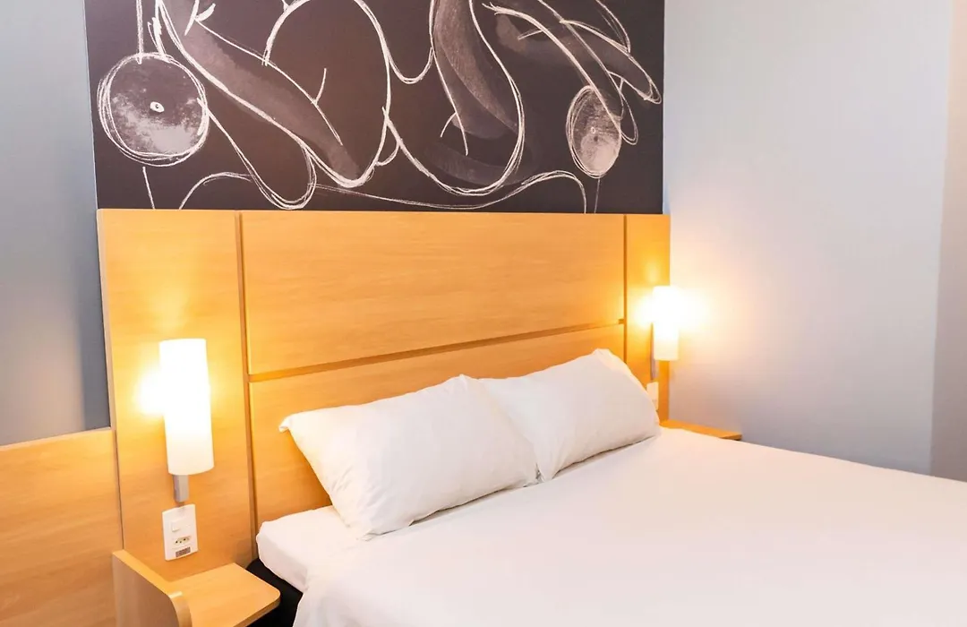 Ibis Santos Valongo-1