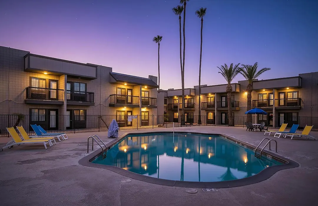 Super 8 By Wyndham Mesa Downtown Near Convention Center-1