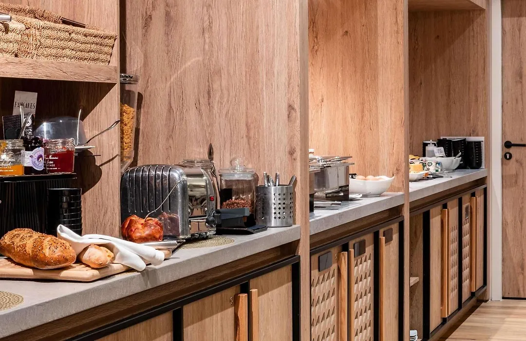 Mercure Grenoble Centre Alpotel-1