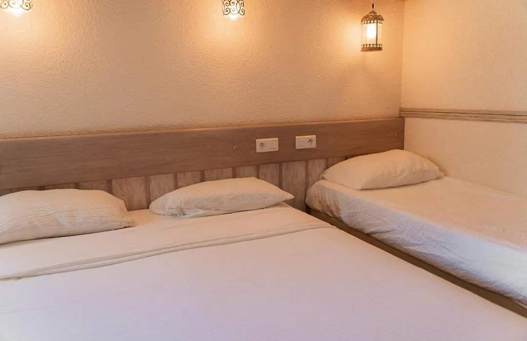 Contact Hôtel Come Inn-1