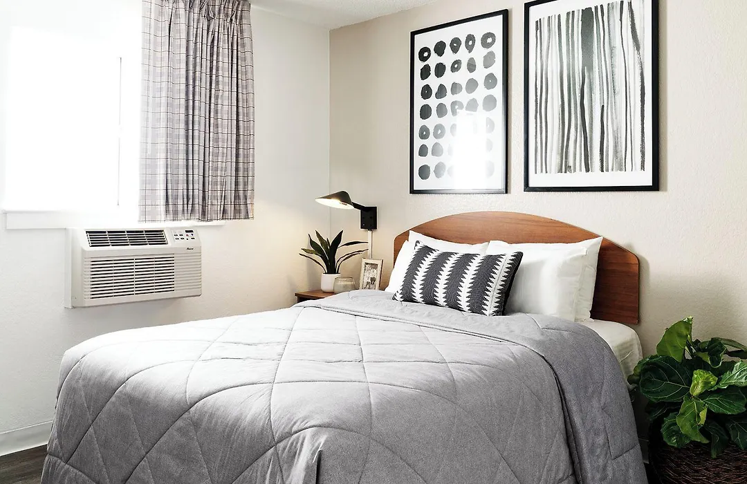 Intown Suites Extended Stay Select Dayton Oh- Miamisburg-1