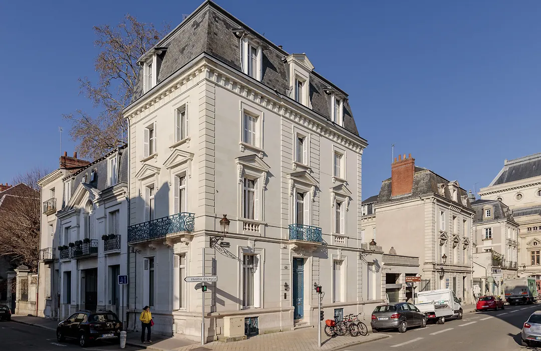 Frenchdoor Tours Corneille-1