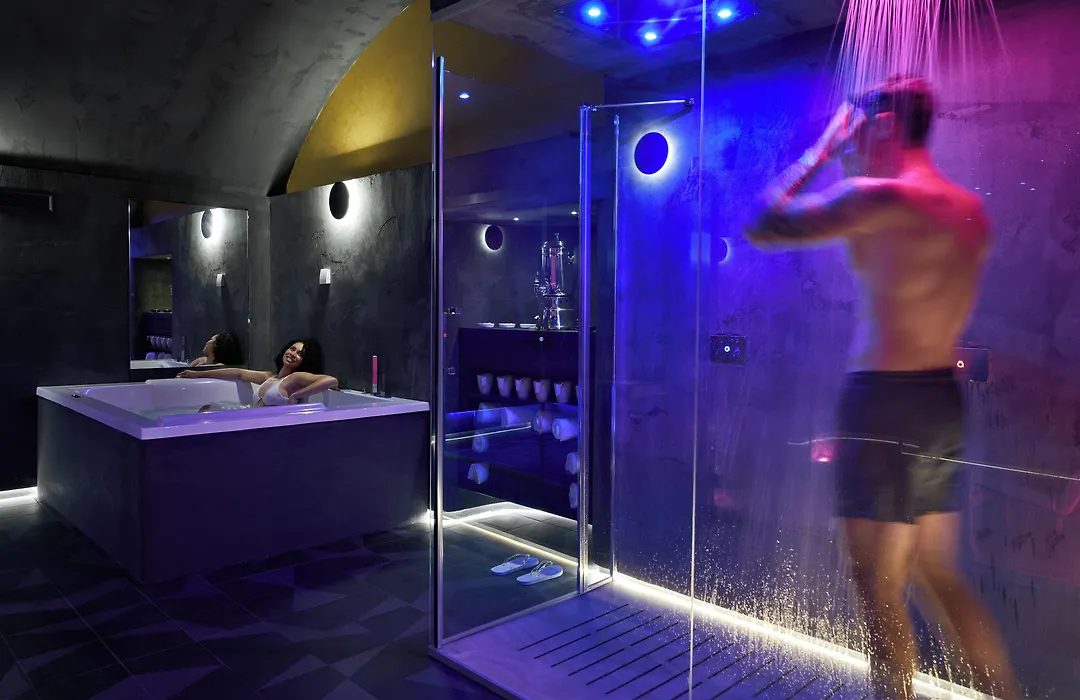 De Bonart Naples, Curio Collection By Hilton-1