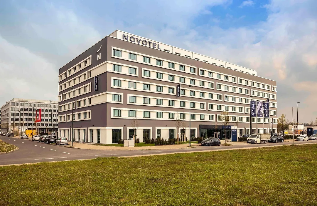 Novotel Duesseldorf Airport-1