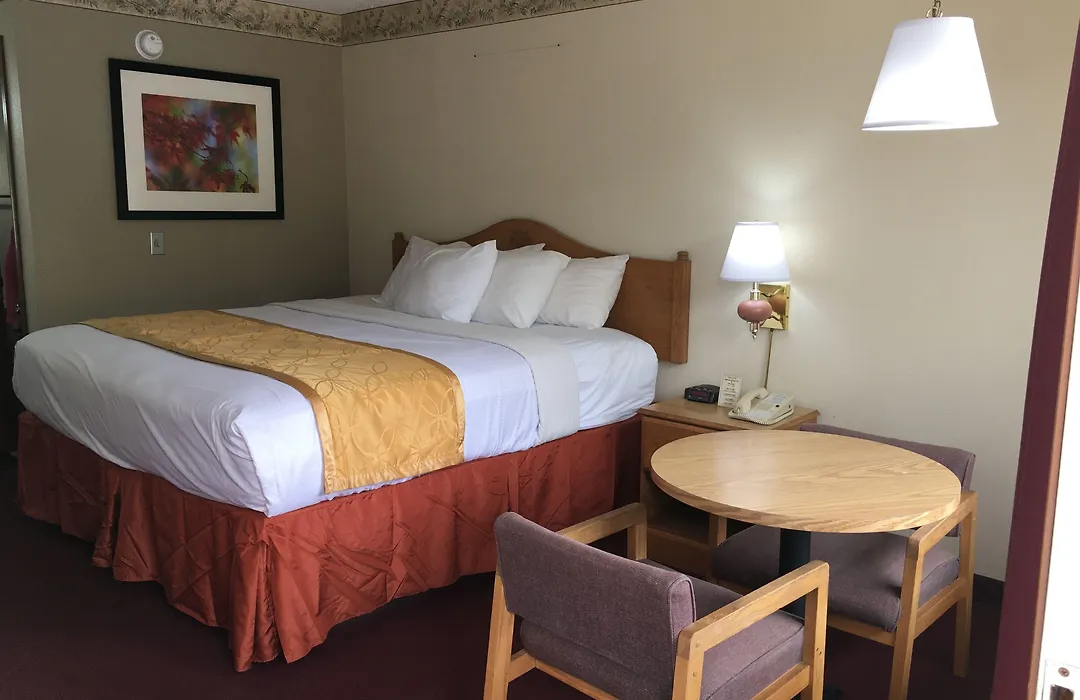 Spinning Wheel Inn-1